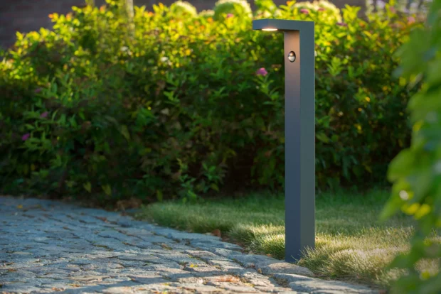 Borne d'extérieur LED Texas 60cm avec capteur de mouvement LUCIDE